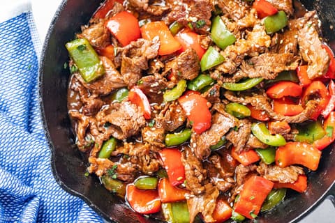 Pepper steak in brown gravy
